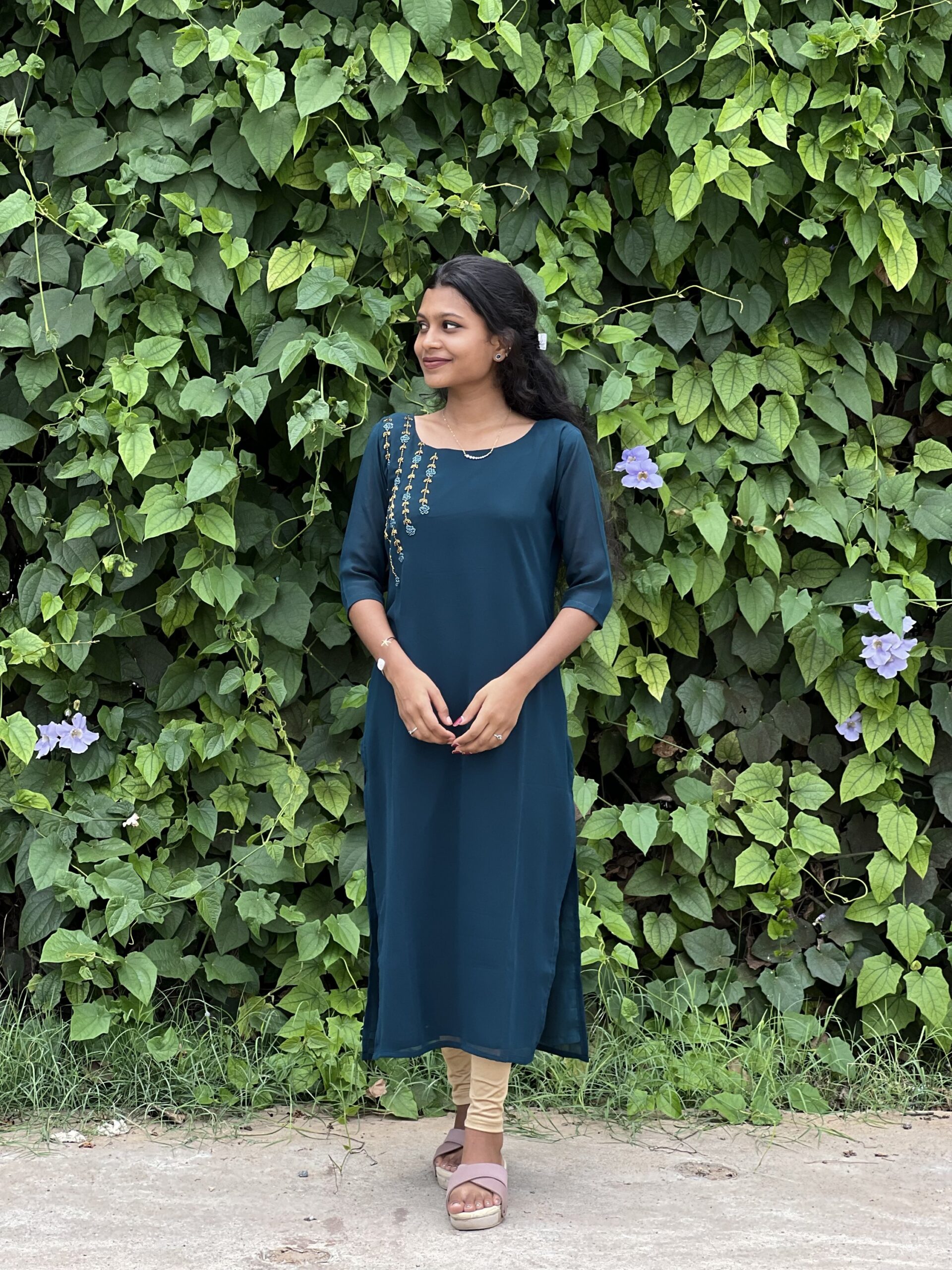 SIDE OPEN ONE SIDE HANDWORK KURTIS-1011 - Image 2